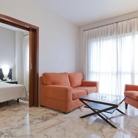 Apartamentos Vertice Bib Rambla เซบีญา ภายนอก รูปภาพ