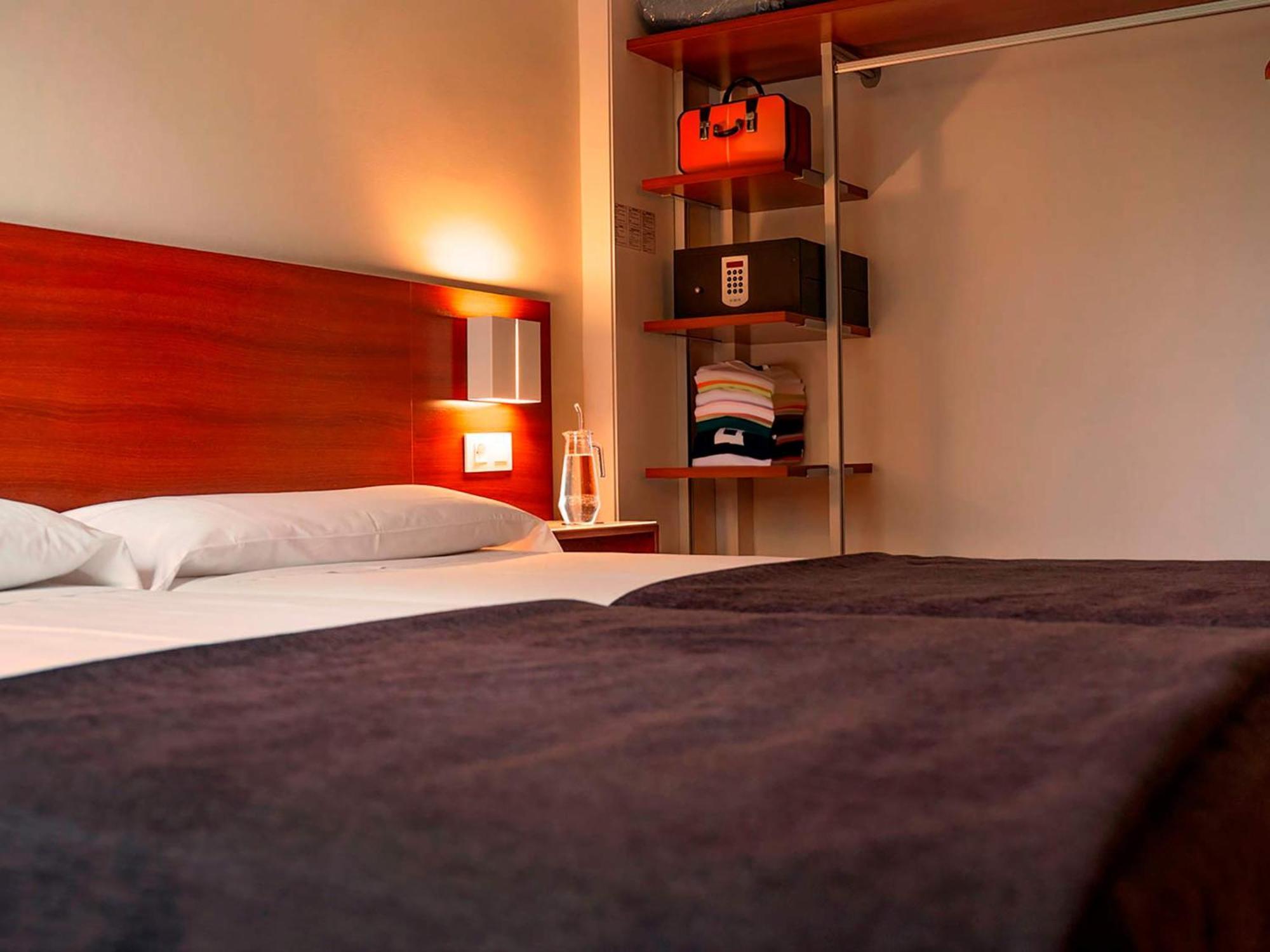 Apartamentos Vertice Bib Rambla เซบีญา ภายนอก รูปภาพ