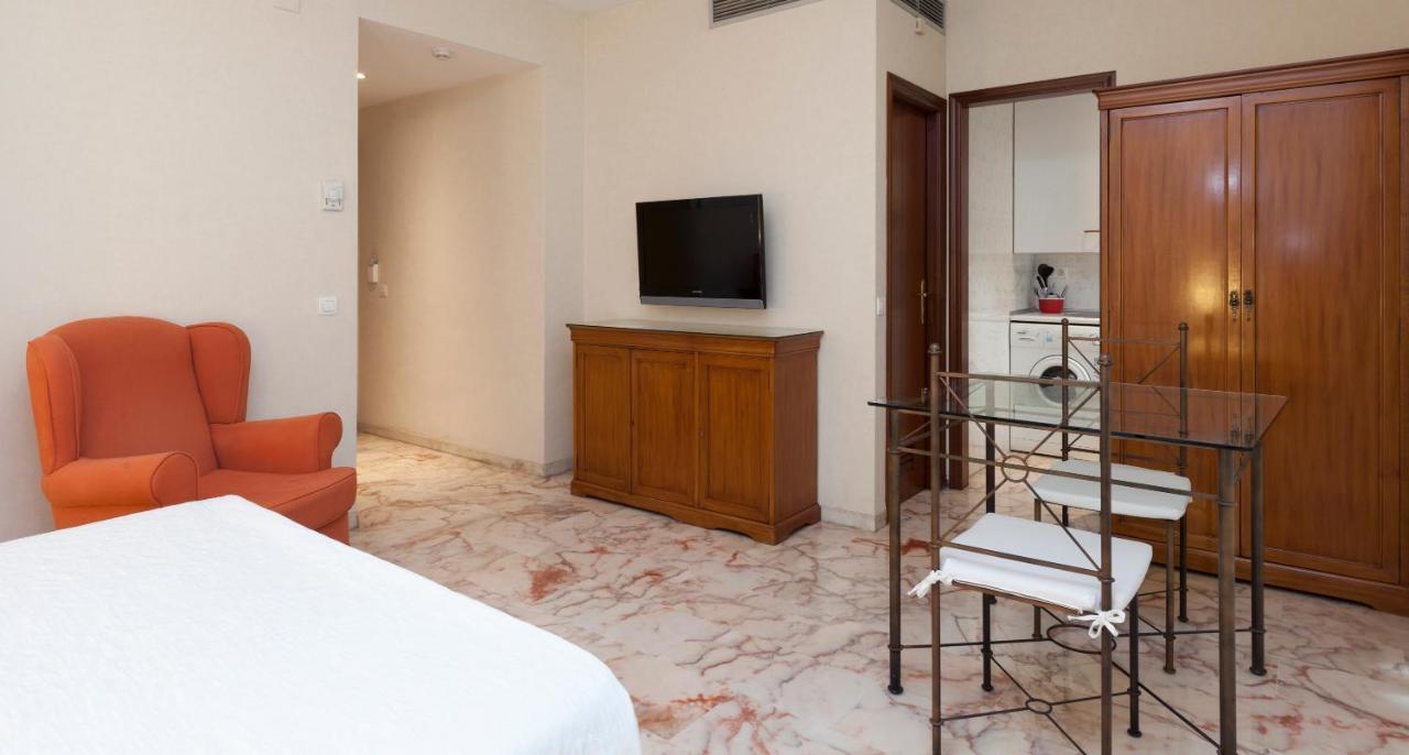 Apartamentos Vertice Bib Rambla เซบีญา ภายนอก รูปภาพ