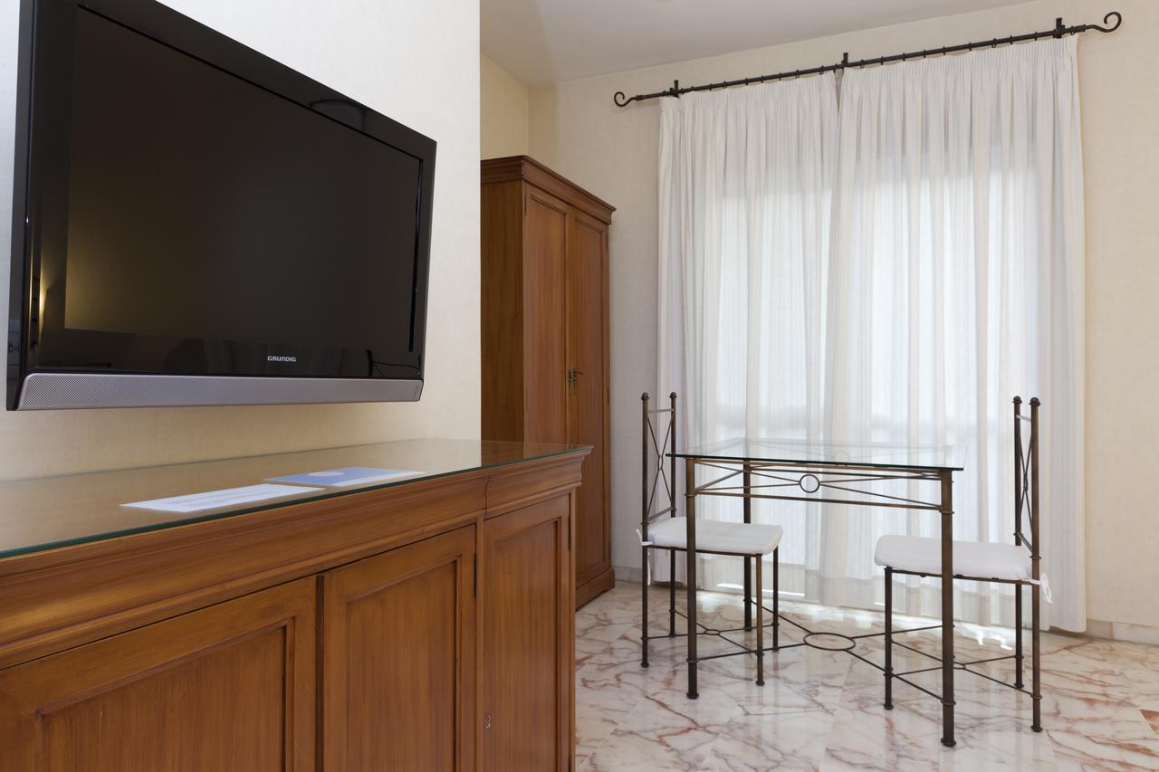 Apartamentos Vertice Bib Rambla เซบีญา ภายนอก รูปภาพ